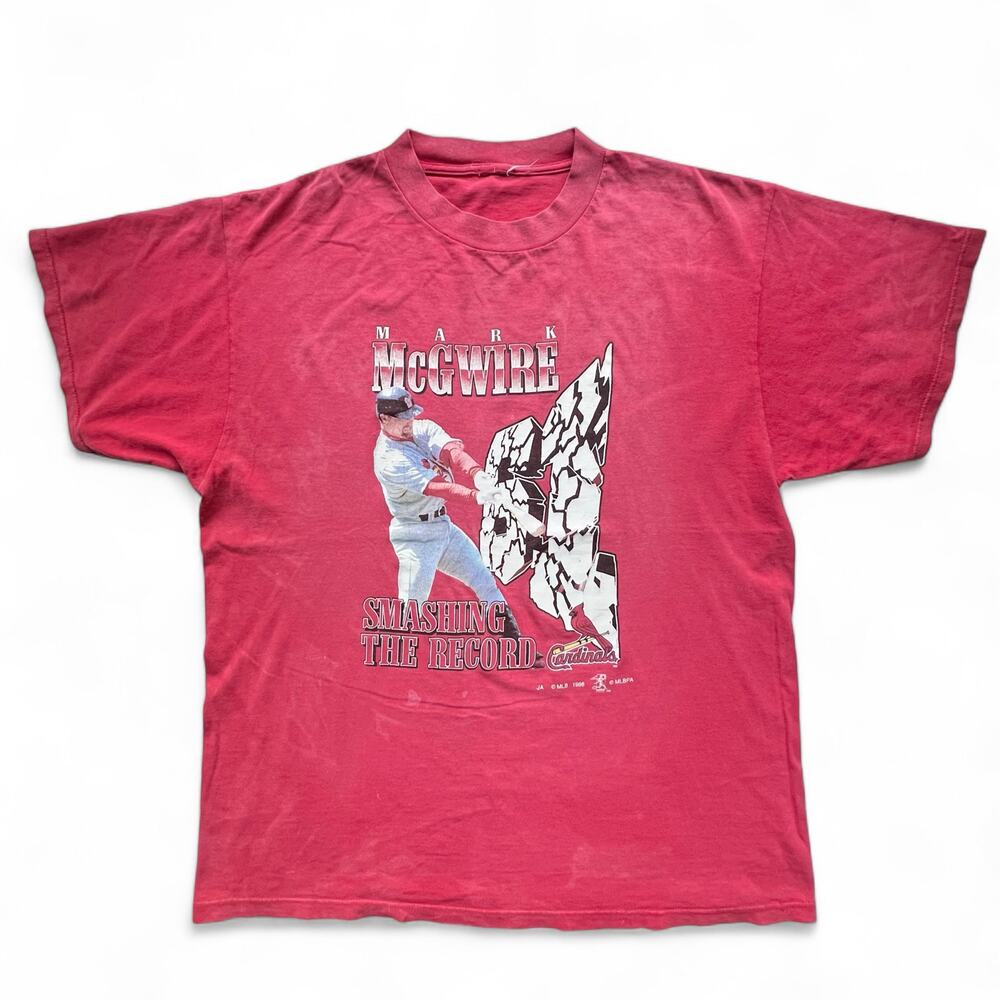 Vintage Mark McGwire 61 Home Run Shatter St Louis Cardinals MLB Baseball T Shirt